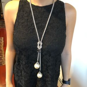 Chanel necklace with pearls